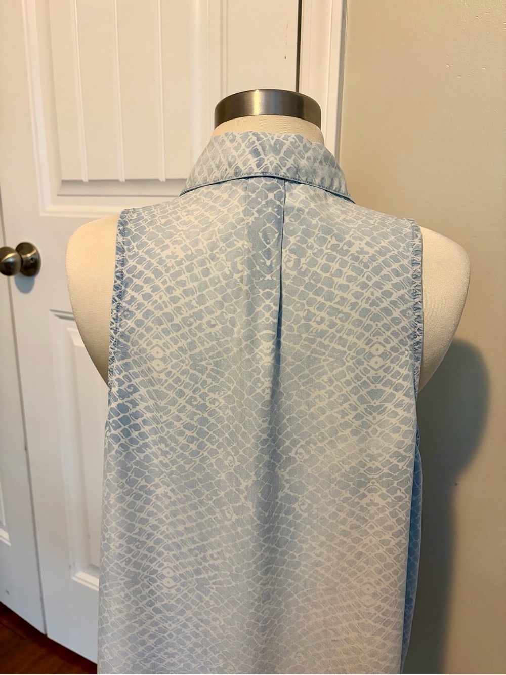 blue island Sleeveless Pale Blue Button-Front Midi Dress Tencel Sz L Beachwear - Picture 7 of 8